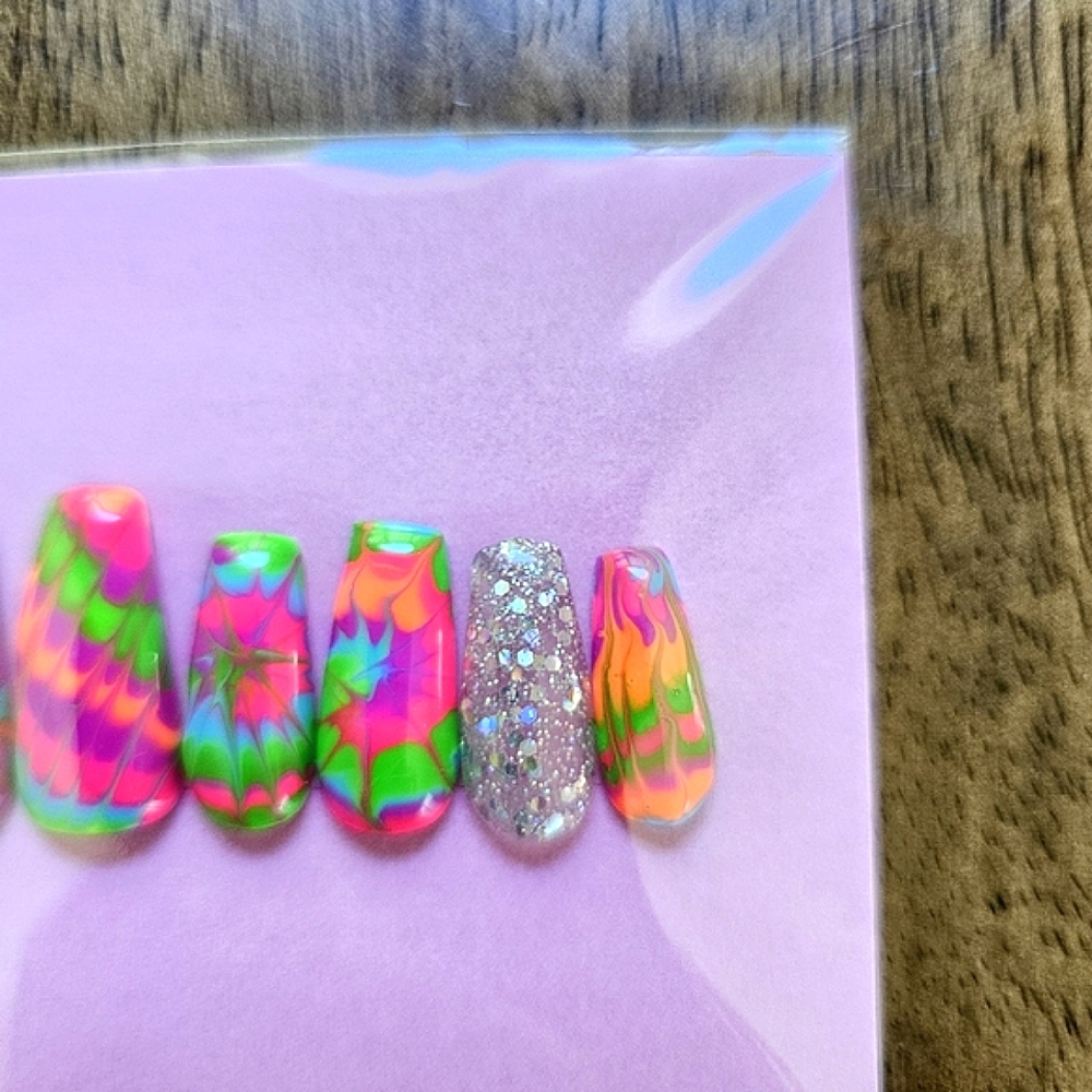 Neon Tie Dye and Glitter Press-On Nails - Picture 7 of 7